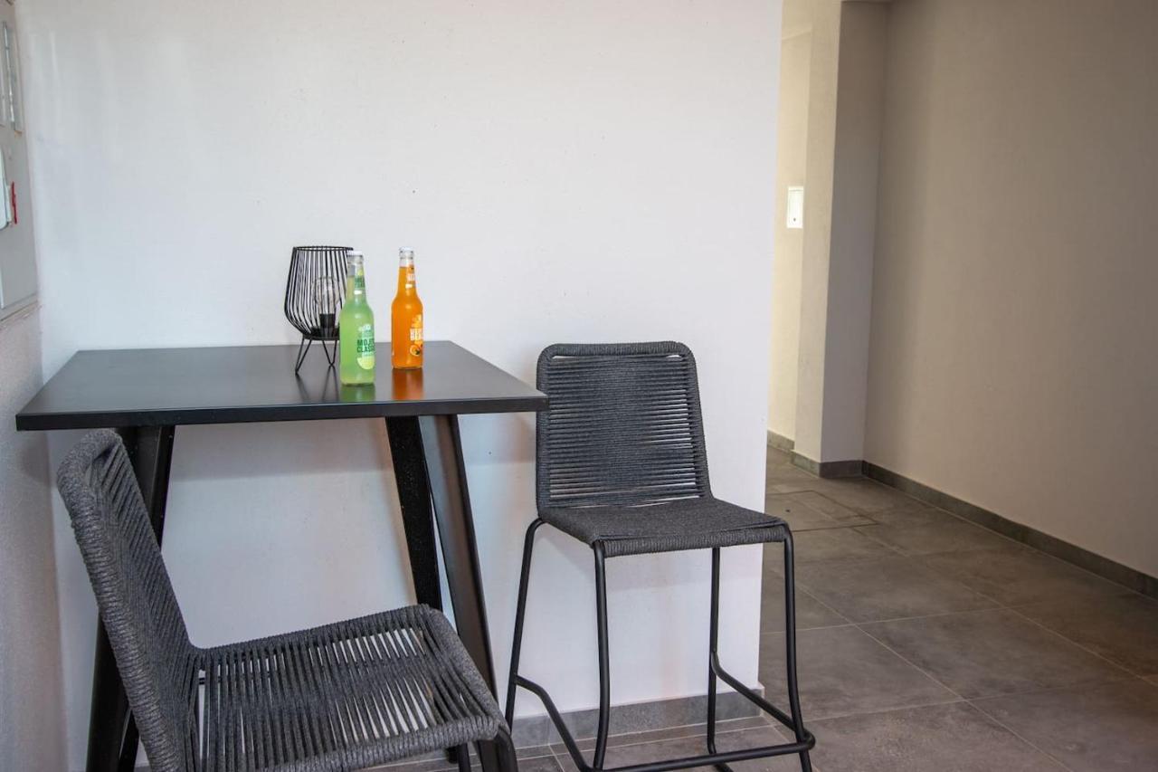 Apartmani Kac คาร์โลวัตส์ ภายนอก รูปภาพ