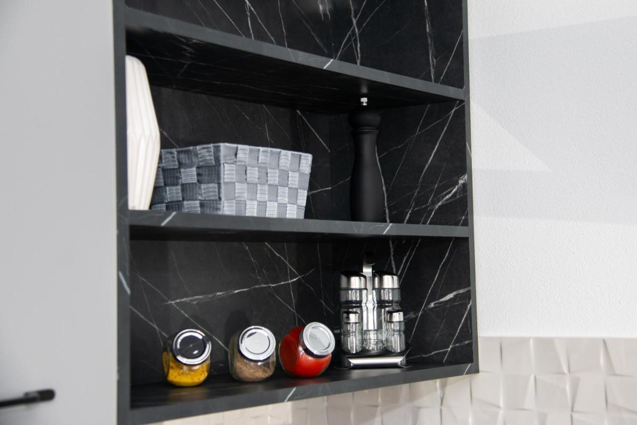 Apartmani Kac คาร์โลวัตส์ ภายนอก รูปภาพ