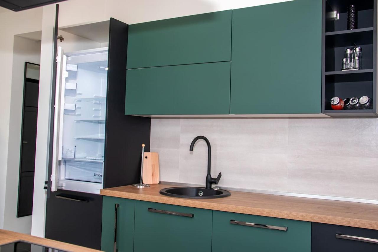 Apartmani Kac คาร์โลวัตส์ ภายนอก รูปภาพ