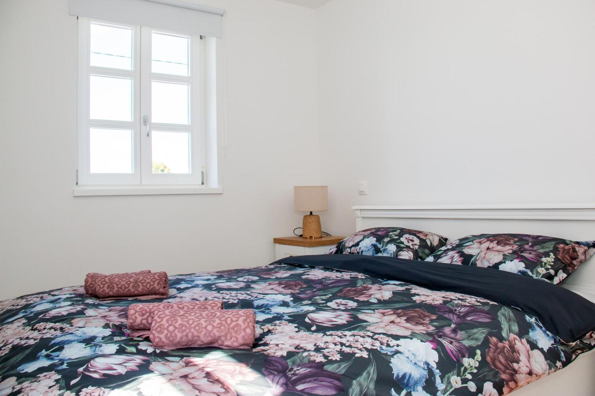 Apartmani Kac คาร์โลวัตส์ ภายนอก รูปภาพ