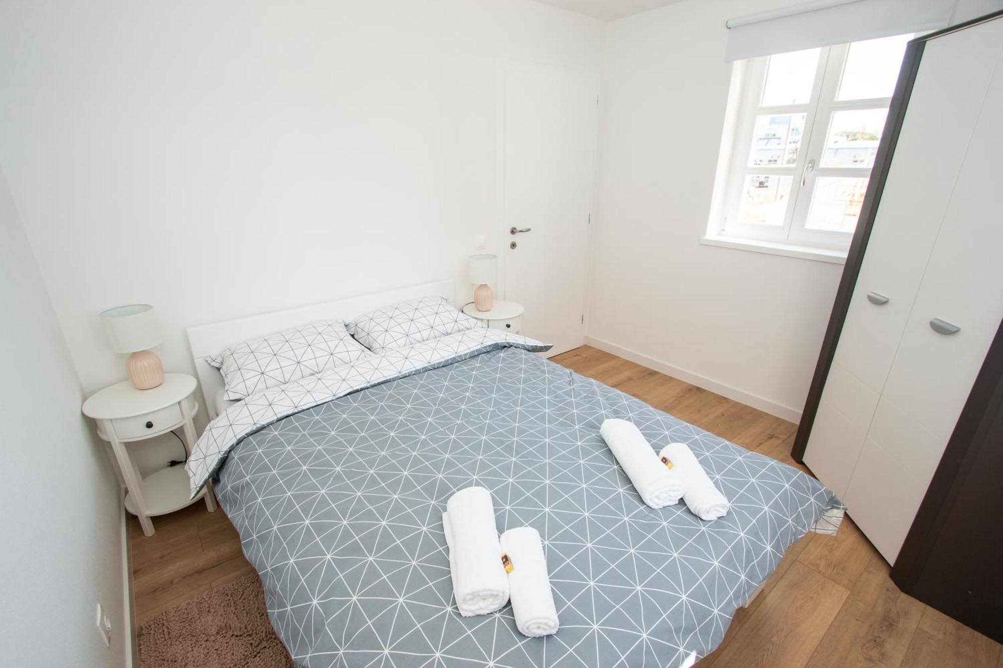 Apartmani Kac คาร์โลวัตส์ ภายนอก รูปภาพ